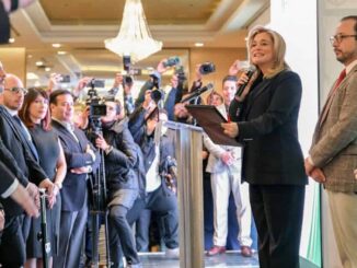 Maru Campos ofrece al gremio empresarial seguir trabajando juntos ante los retos binacionales