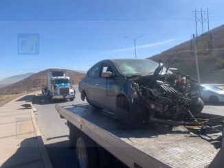 Conductor choca contra tráiler al perder el control de una curva en el R. Almada