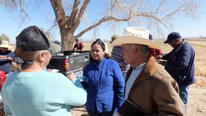 Refrenda Arturo Zubia su compromiso con el campo en Julimes