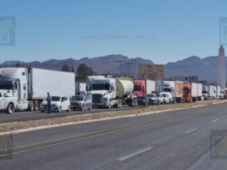Toman camioneros caseta de Sacramento; denuncian a Transporte del Estado por corrupción