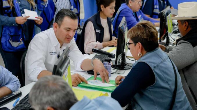 Encabeza alcalde recepción de documentos del Programa Alimentario del Adulto Mayor