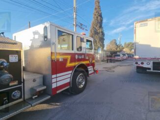 Bomberos controlan incendio en vivienda de la colonia Revolución