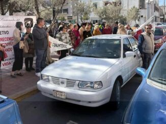 Protestan pensionados y jubilados de Pensiones Civiles del Estado