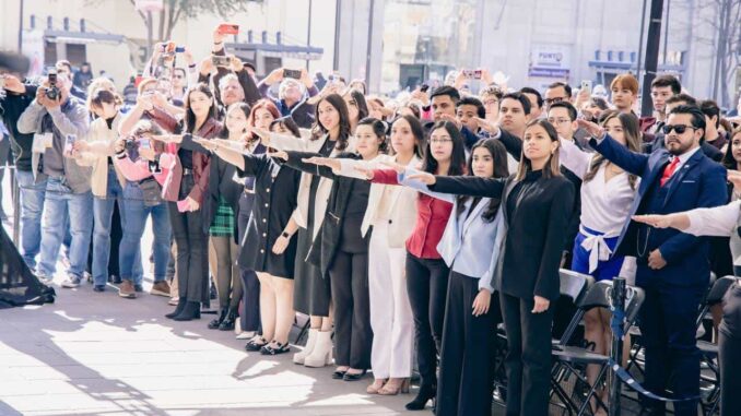 Toma protesta alcalde a integrantes del Consejo Municipal de la Juventud 2025