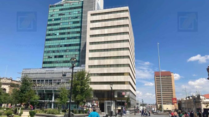 Temperaturas frescas y ráfagas de viento en aumento