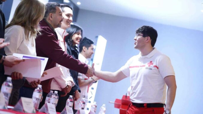 Gradúan técnicos en urgencias médicas de Cruz Roja