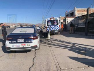 Motociclista sufre caída al evitar un choque en el periférico R. Almada