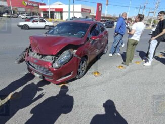 Choque en la avenida Homero deja una abuelita lesionada