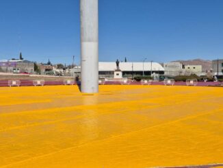 Pinta Municipio explanada del asta bandera de El Palomar