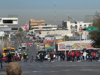 Docentes federalizados bloquean el primer cuadro en protesta contra la reforma a la Ley del ISSSTE