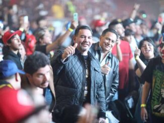 Acude alcalde a homenaje de Blue Demon Jr