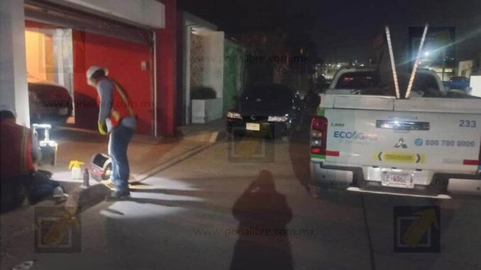 Choca al entrar a su cochera con medidor de gas y provoca fuga en la colonia Tierra y Libertad