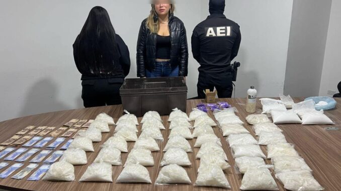 Detienen a mujer con 17 kilos de cristal en la colonia CTM; labora en la FGR