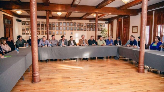 Reconocen licoreros del estado acciones del alcalde Bonilla en la capital en apertura de negocios