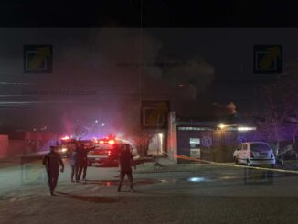 Incendio consume vivienda en Colonia Santa Rosa