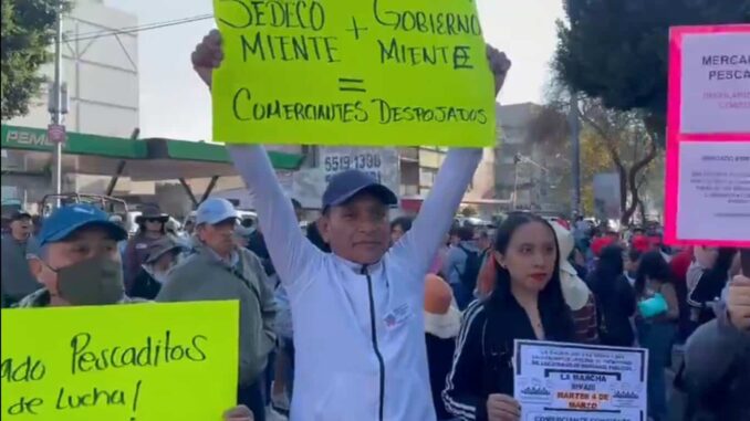 Megamarcha de locatarios de mercados provoca caos vial en CDMX