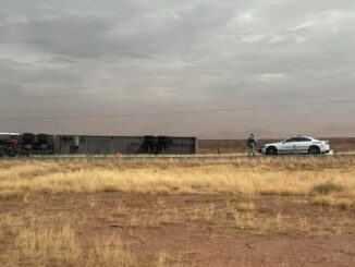 Se registra volcadura en la carretera Chihuahua-Juárez debido a fuertes vientos