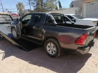 Aseguran durante cateo a corralón de casa de empeño siete vehículos robados