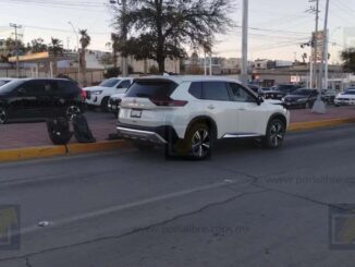 Colisión en Periférico de la Juventud deja daños materiales