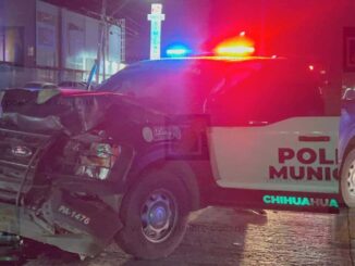 Policía municipal resulta herido en choque en la avenida Dostoyevski