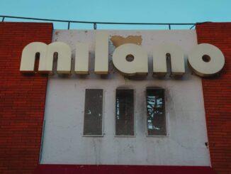 Sofocan bomberos en su totalidad incendio en local comercial de la calle Victoria