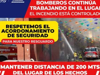 Controlan elementos de Bomberos y Rescate incendio en local comercial de la calle Victoria