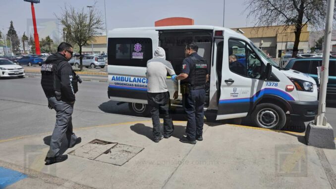 Atienden a joven con posible sobredosis en la avenida Universidad