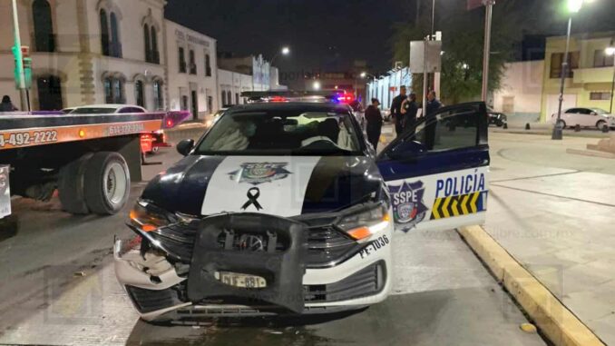 Choque frontal entre patrulla y conductor ebrio en Ocampo y Coronado