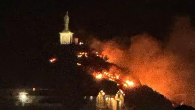 Incendio en Mina La Prieta tras espectáculo pirotécnico en Parral
