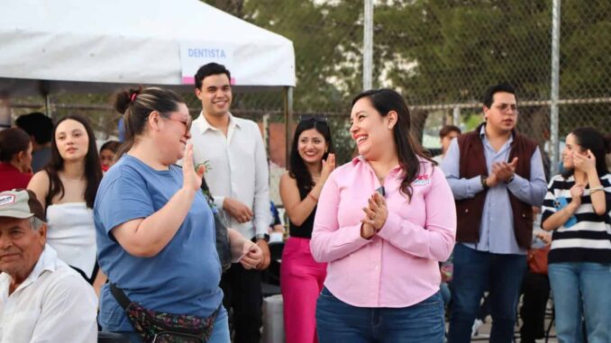 Beneficia Joss Vega a colonos de Las Granjas con Feria de Servicios