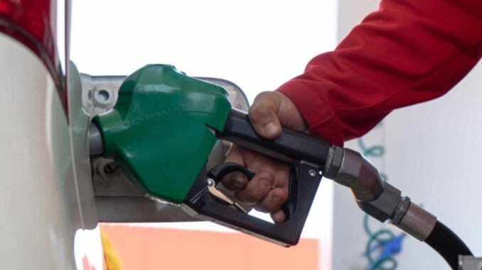 El 80.4% de las estaciones de servicio venden gasolina regular por debajo de los 24 pesos el litro: Profeco