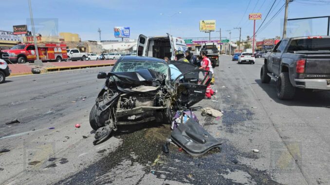 Fuerte choque en el Juventud; 2 lesionados, uno atrapado