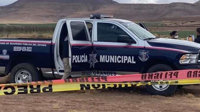 Investiga FGE hechos en donde falleció policía municipal en la carretera Casas Grandes – Juan Mata Ortiz