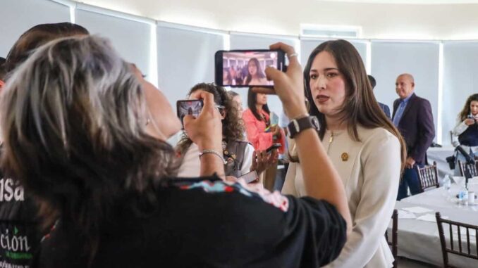 Denunció Alma Portillo bacterias en agua en Parral; Junta de Agua reacciona y promete potabilizadora