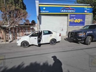Detienen a chofer de plataforma tras amenazas con pistola de juguete en percance vial