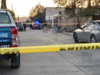 Hallan a un hombre sin vida en una tapia en la colonia Villa