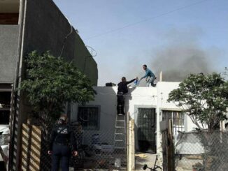 Se incendia casa en Portal del Roble