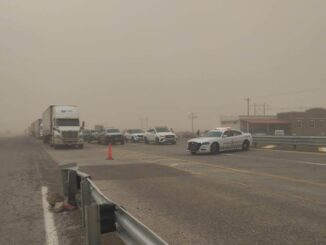 Incrementan cierre en ambos sentidos del tramo carretero desde El Sueco a Juárez por tormenta de arena