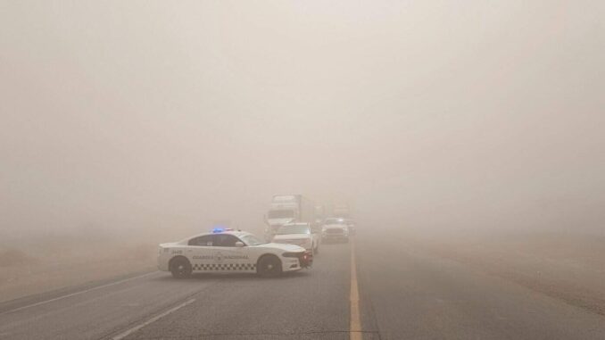 Cierran circulación en tramo carretero Villa Ahumada -Juárez  por tormenta de arena
