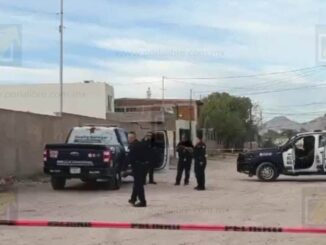 Encuentran cuerpo sin vida en vía pública; se investigan causas del fallecimiento