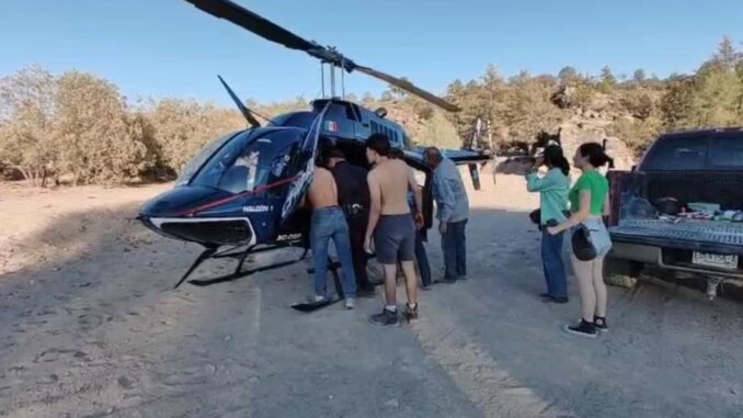 Traslada Halcón 1 a mujer accidentada en Cumbres de Majalca