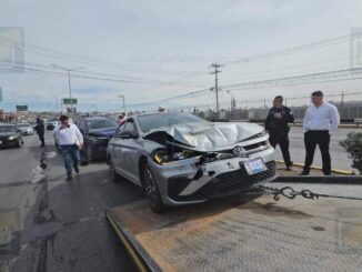 Carambola vehicular en el periférico de la Juventud provoca caos vial, sin lesionados