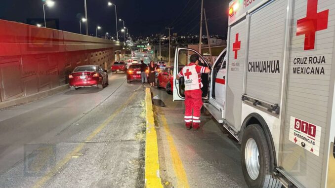 Triple choque provoca caos vial en el Periférico de la Juventud