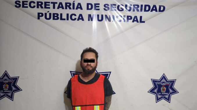 Arrestan a sujeto armado que discutía con su pareja en la vía pública