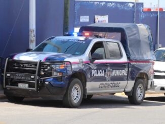 Roban camioneta estacionada en la colonia Guadalupe Victoria
