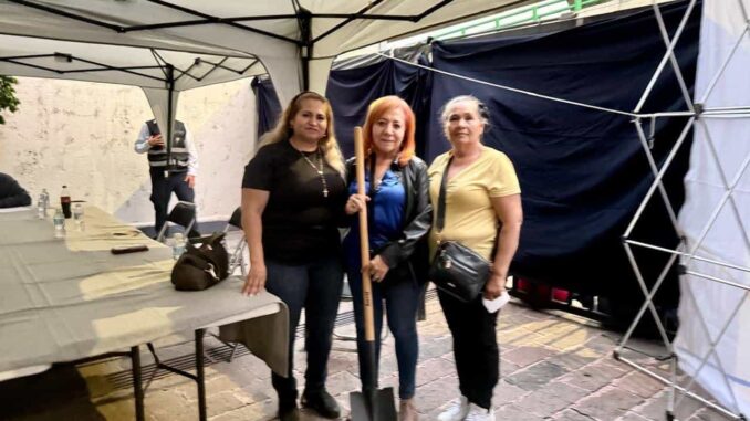 Tras altercado, Rosario Piedra se reúne con Ceci Flores afuera de las oficinas de la CNDH