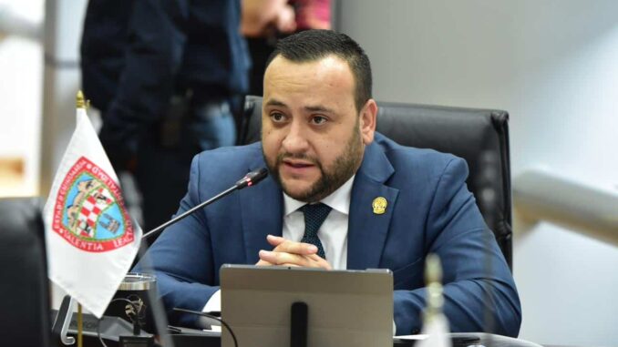 Avanza iniciativa de Arturo Medina para blindar al estado contra el gusano barrenador