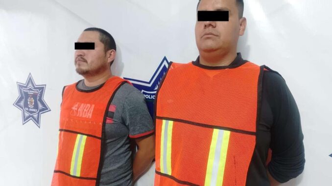 Arrestan a dos hombres con arma calibre 9 milímetros
