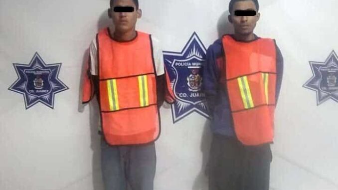 Los detienen por asaltar a un transeúnte en la Héroes de la Revolución