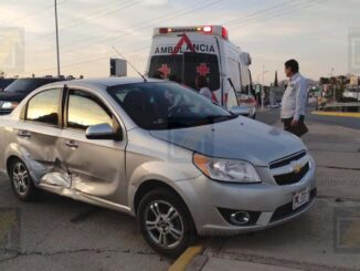Chocan en cruce de las avenidas Mirador y San Felipe; una mujer lesionada